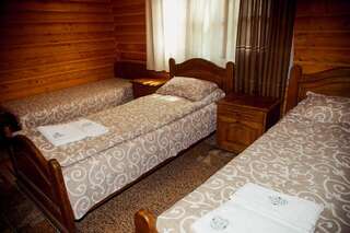 Отель Легенда Карпат Stari Kuty Улучшенный трехместный номер-2